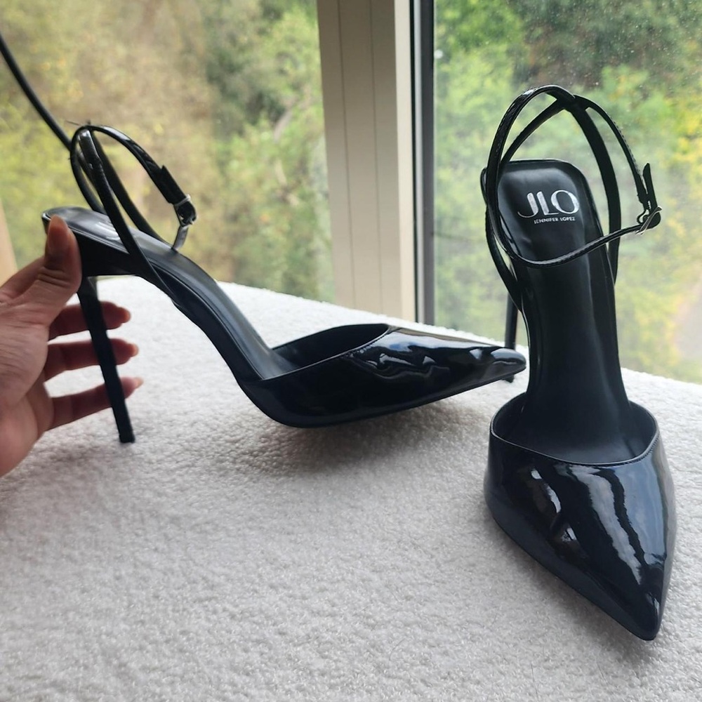 Jennifer Lopez Shiny Black Stilettos
